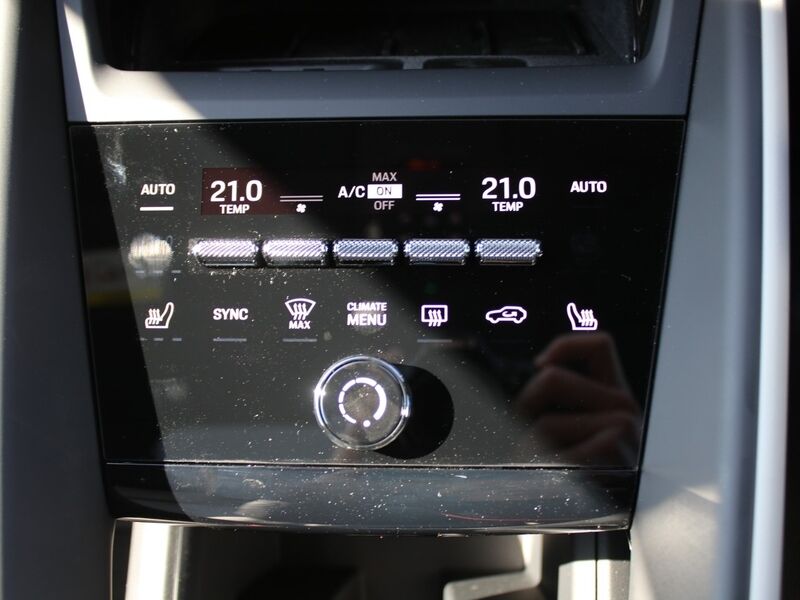 More views of Porsche Macan
