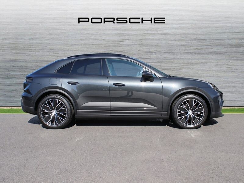 More views of Porsche Macan