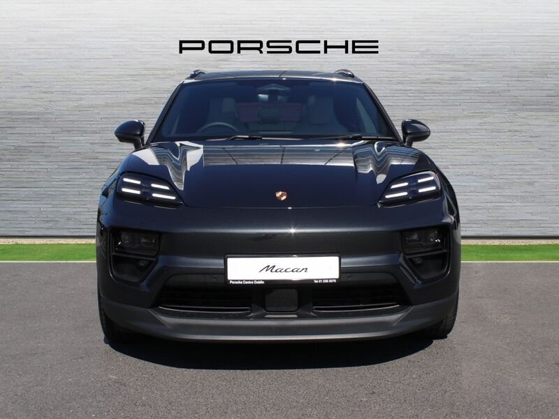 More views of Porsche Macan
