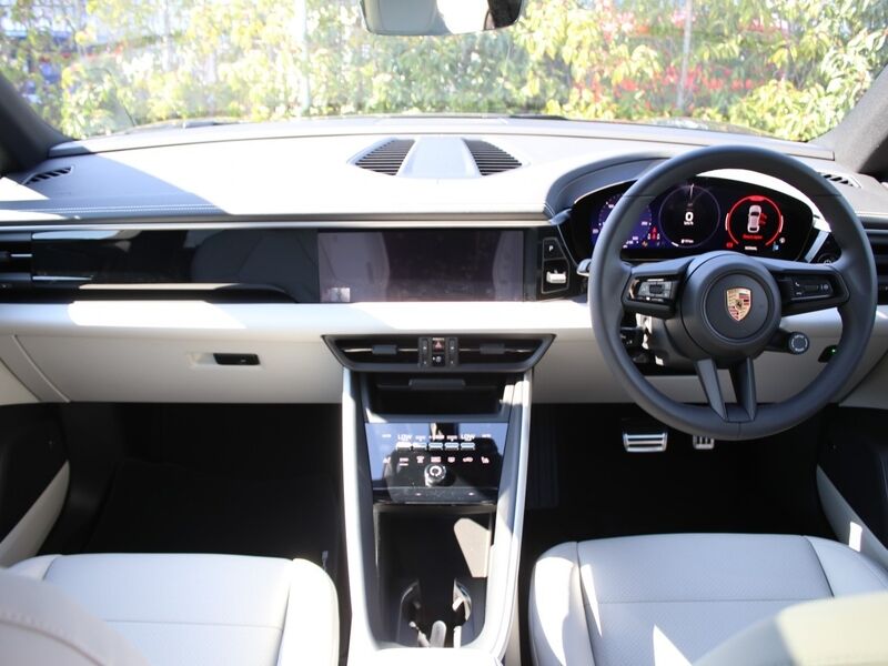 More views of Porsche Macan
