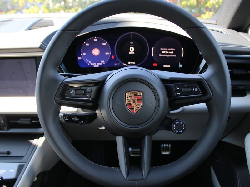 More views of Porsche Macan