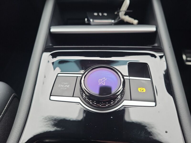 More views of Volkswagen Tiguan