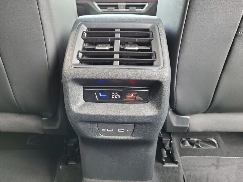 More views of Volkswagen Tiguan
