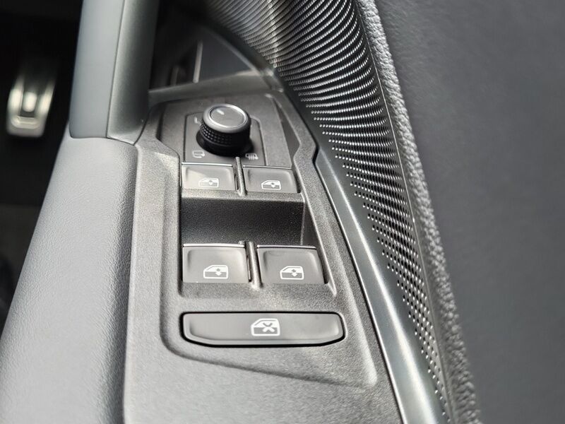 More views of Volkswagen Tiguan