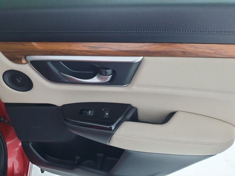 More views of Honda CR-V