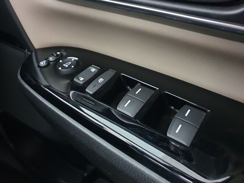 More views of Honda CR-V