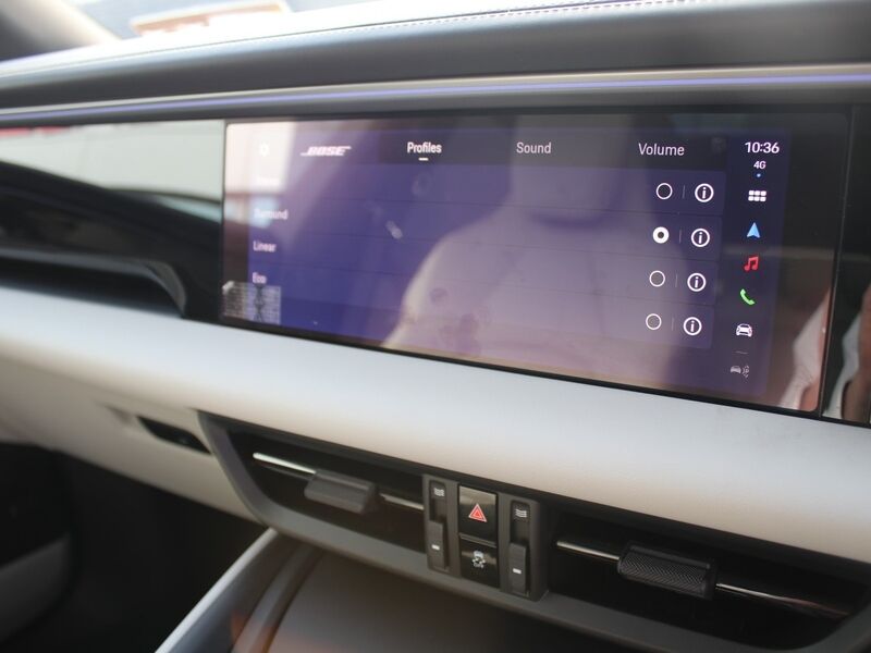 More views of Porsche Macan