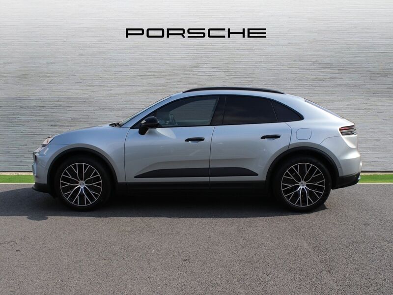 More views of Porsche Macan