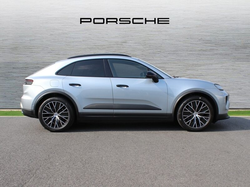 More views of Porsche Macan