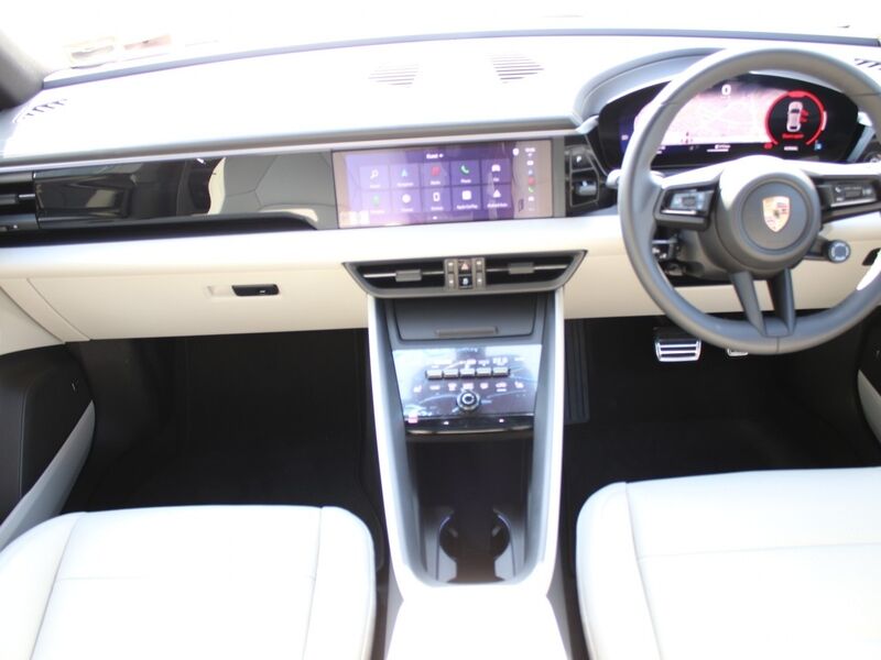 More views of Porsche Macan