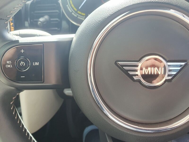 More views of MINI Hatch