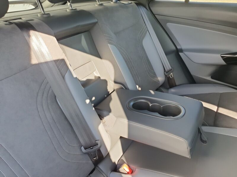 More views of Volkswagen ID.5