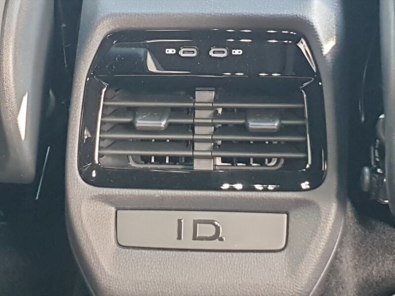 More views of Volkswagen ID.5