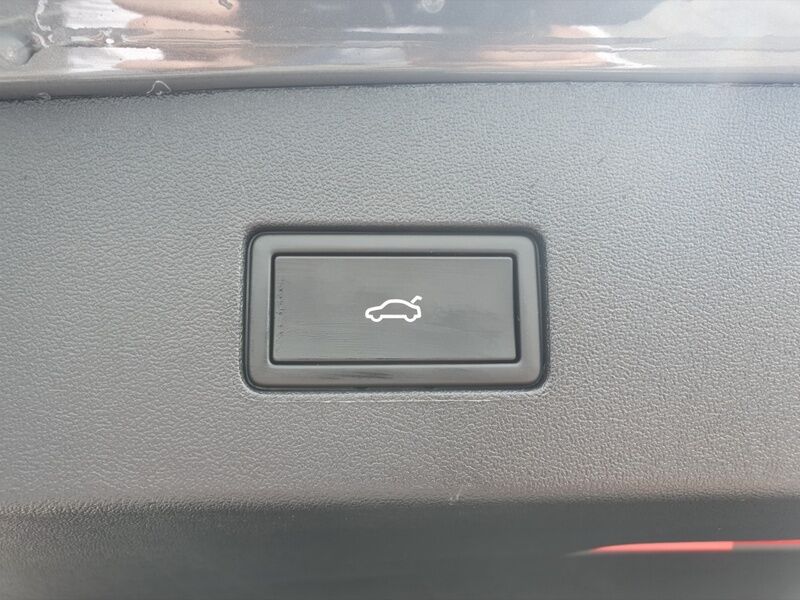 More views of Volkswagen Tayron