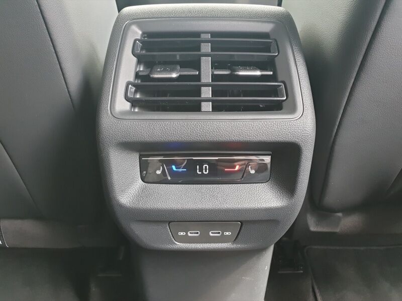 More views of Volkswagen Tayron