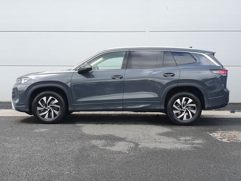 More views of Volkswagen Tayron