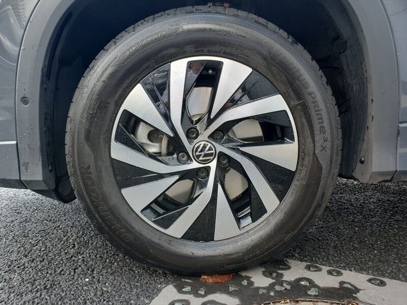 More views of Volkswagen Tayron