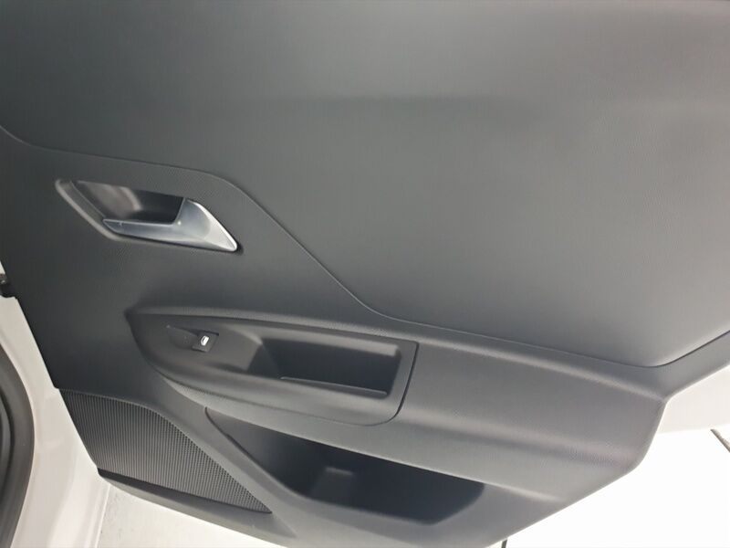 More views of Opel Mokka