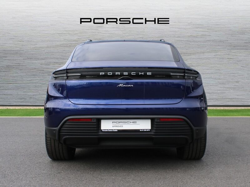 More views of Porsche Macan