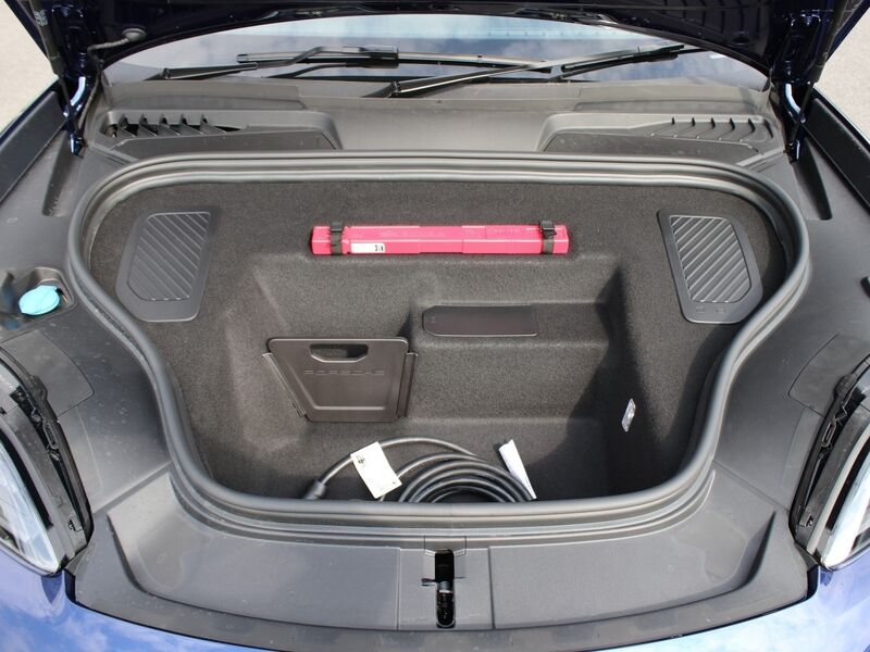 More views of Porsche Macan