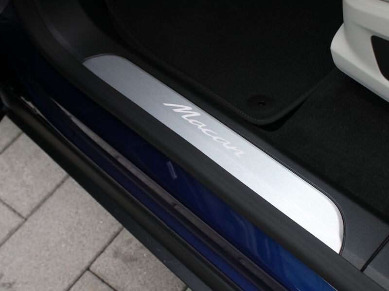 More views of Porsche Macan
