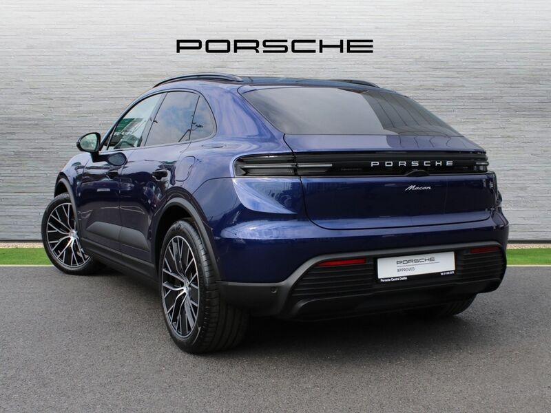 More views of Porsche Macan