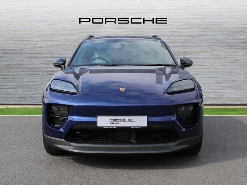 More views of Porsche Macan