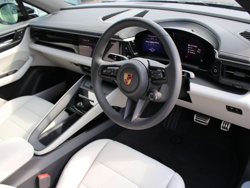 More views of Porsche Macan