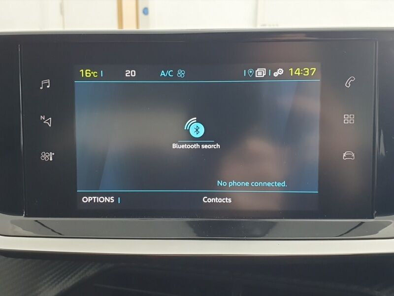 More views of Peugeot 208
