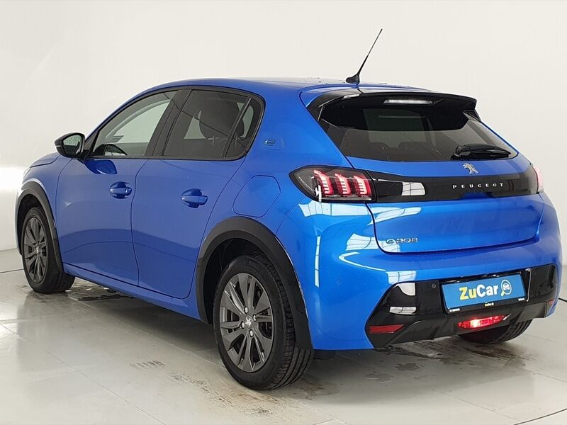 More views of Peugeot 208