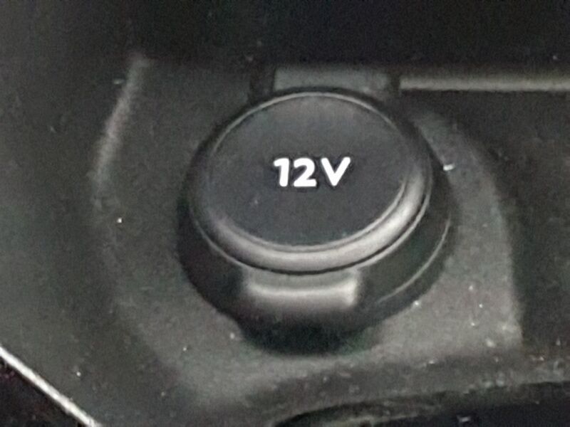 More views of Peugeot 208
