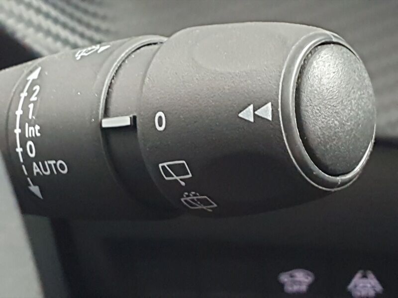 More views of Peugeot 208