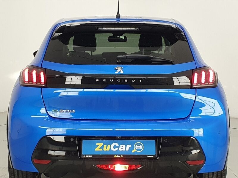 More views of Peugeot 208
