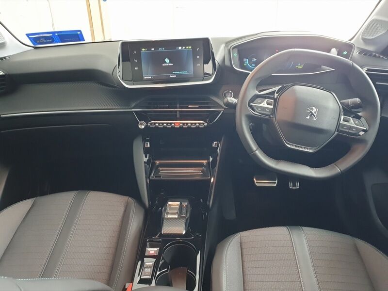 More views of Peugeot 208