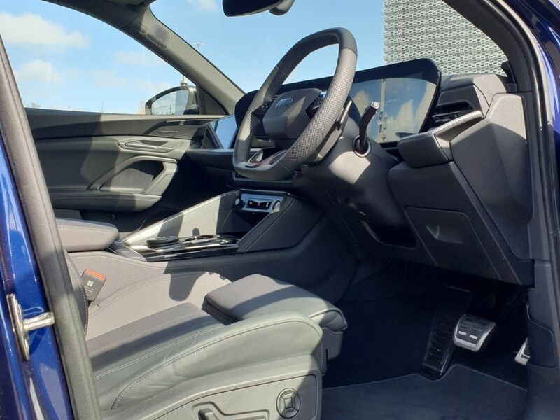 More views of Audi Q5