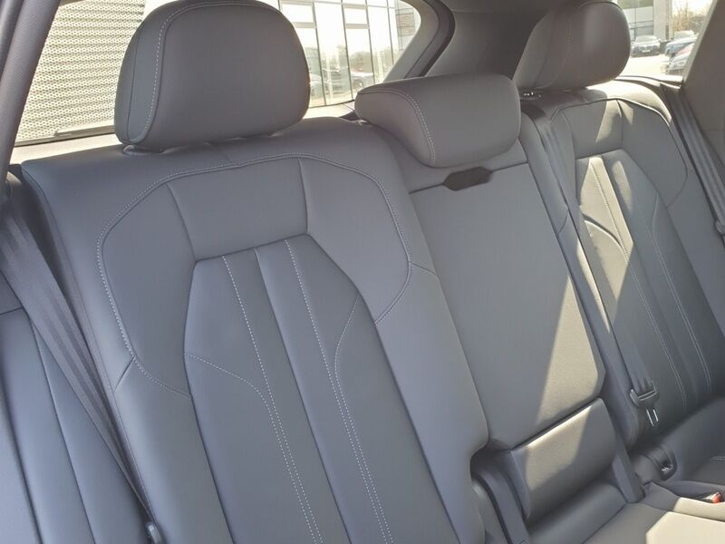 More views of Audi Q5