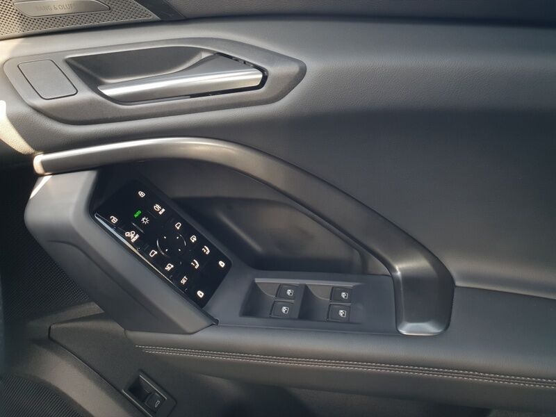 More views of Audi Q5