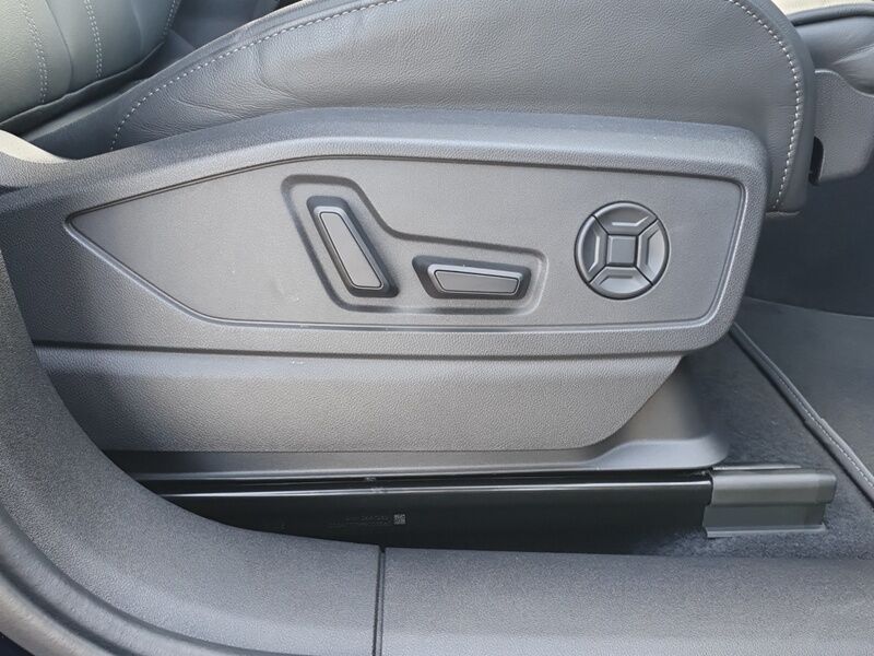 More views of Audi Q5