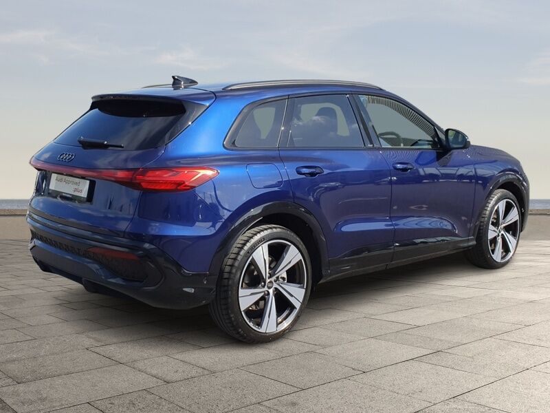 More views of Audi Q5