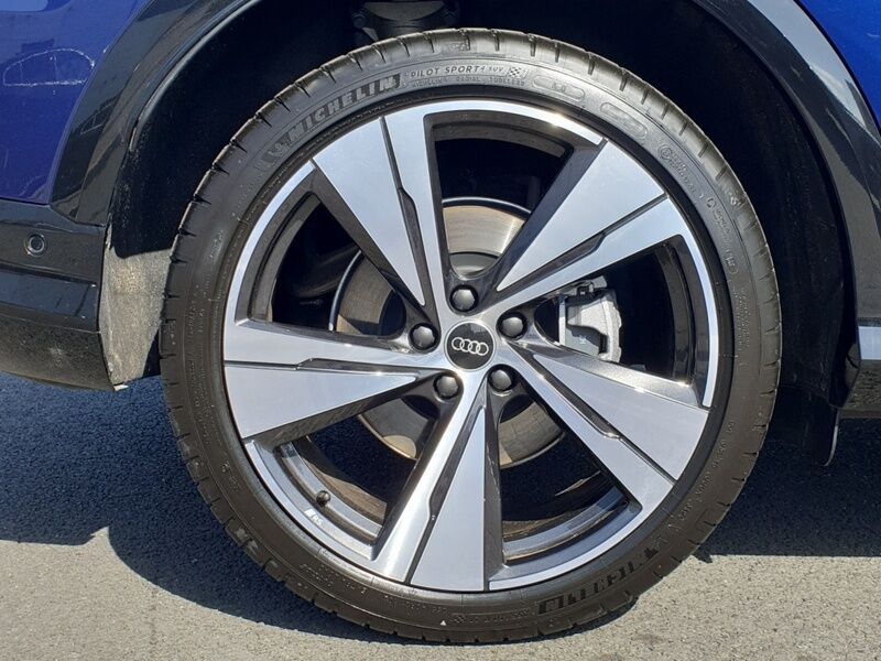More views of Audi Q5