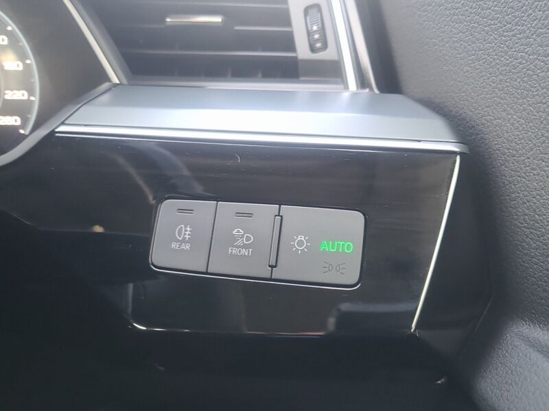 More views of Audi E-Tron