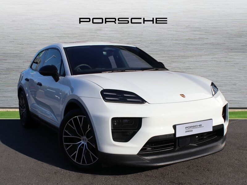 More views of Porsche Macan