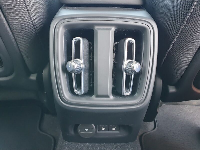 More views of Volvo C40