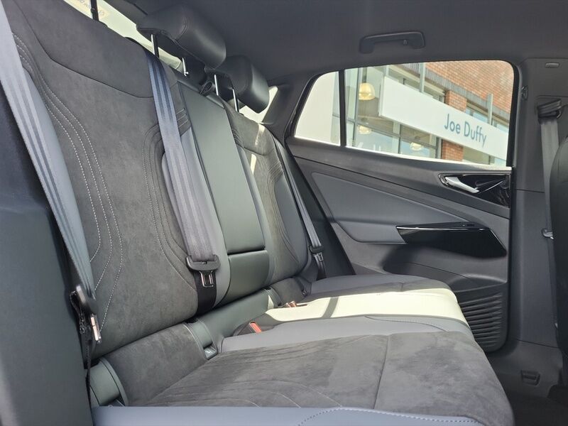 More views of Volkswagen ID.5