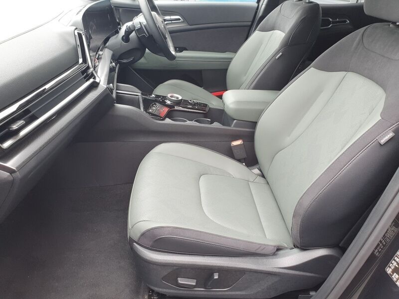 More views of Kia Sportage