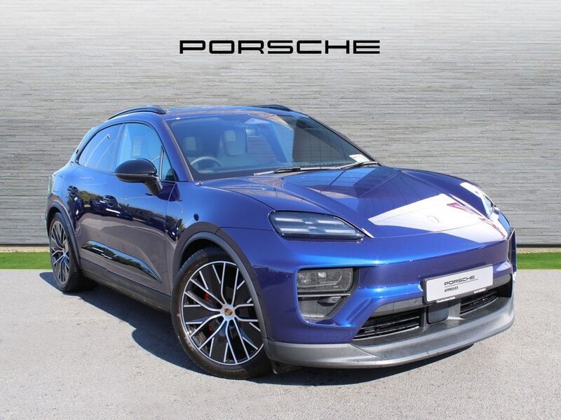 More views of Porsche Macan