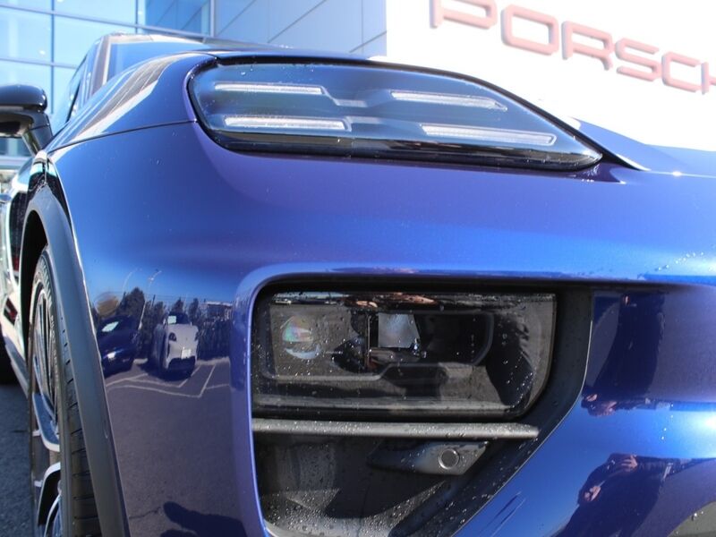 More views of Porsche Macan