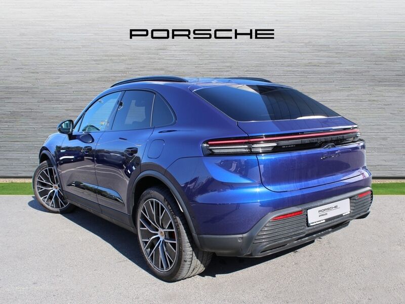 More views of Porsche Macan