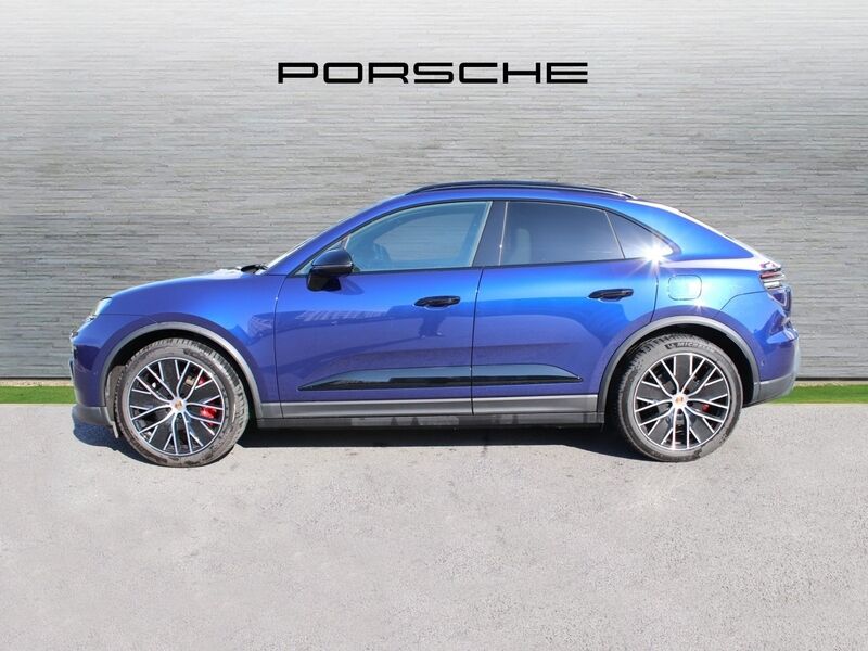 More views of Porsche Macan