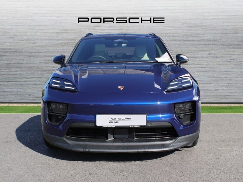 More views of Porsche Macan